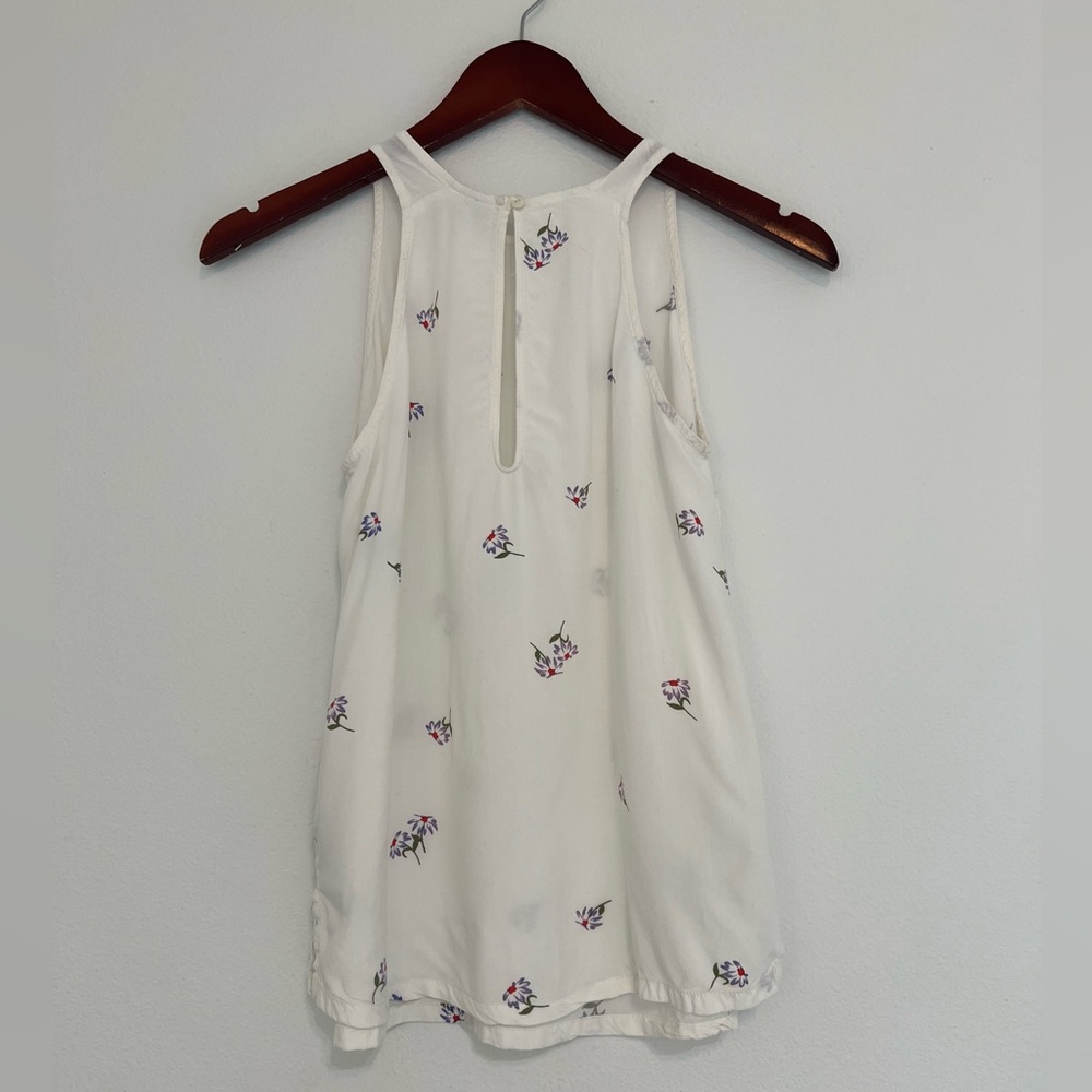Old Navy Relaxed High-Neck Sleeveless Floral Tank - Picture 4 of 9